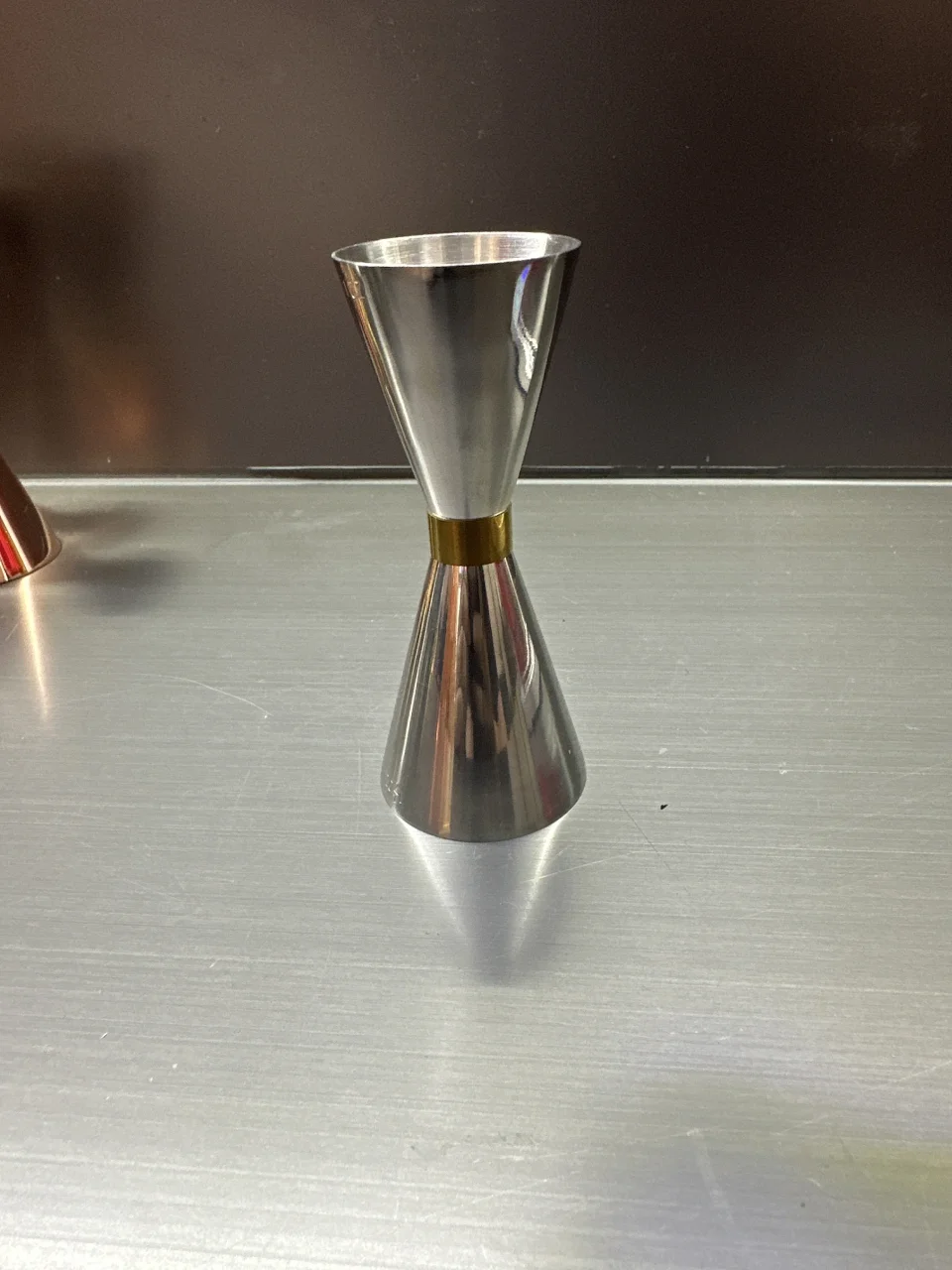 镀色斜身量杯