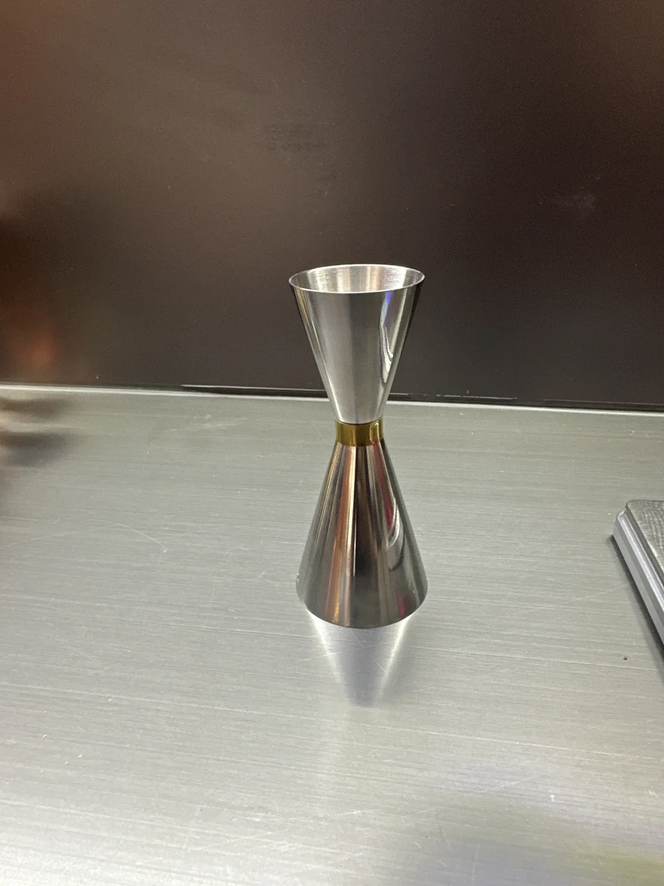 镀色斜身量杯