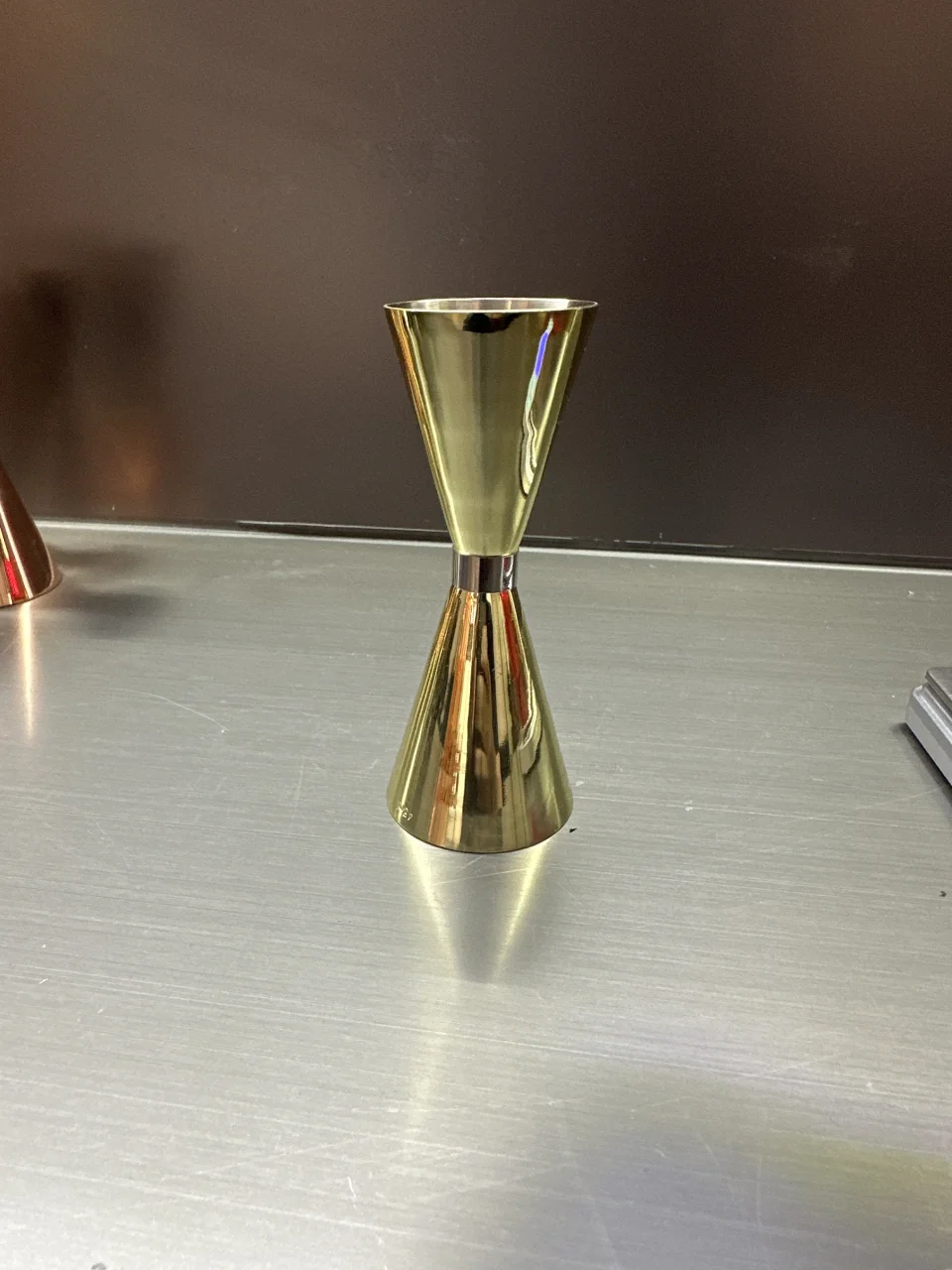 镀色斜身量杯