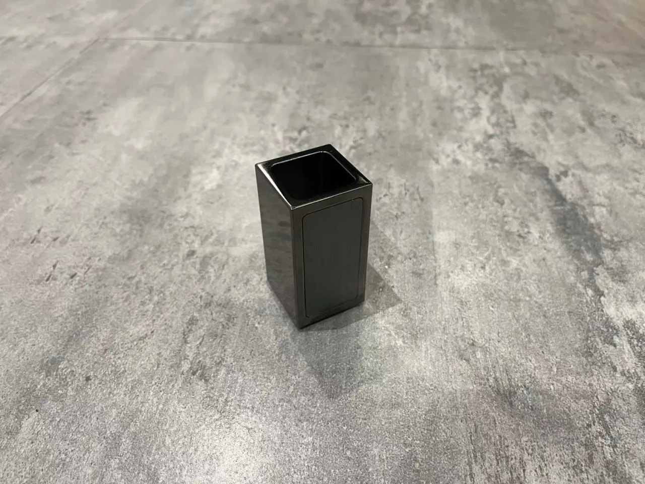 黑灰尊雅