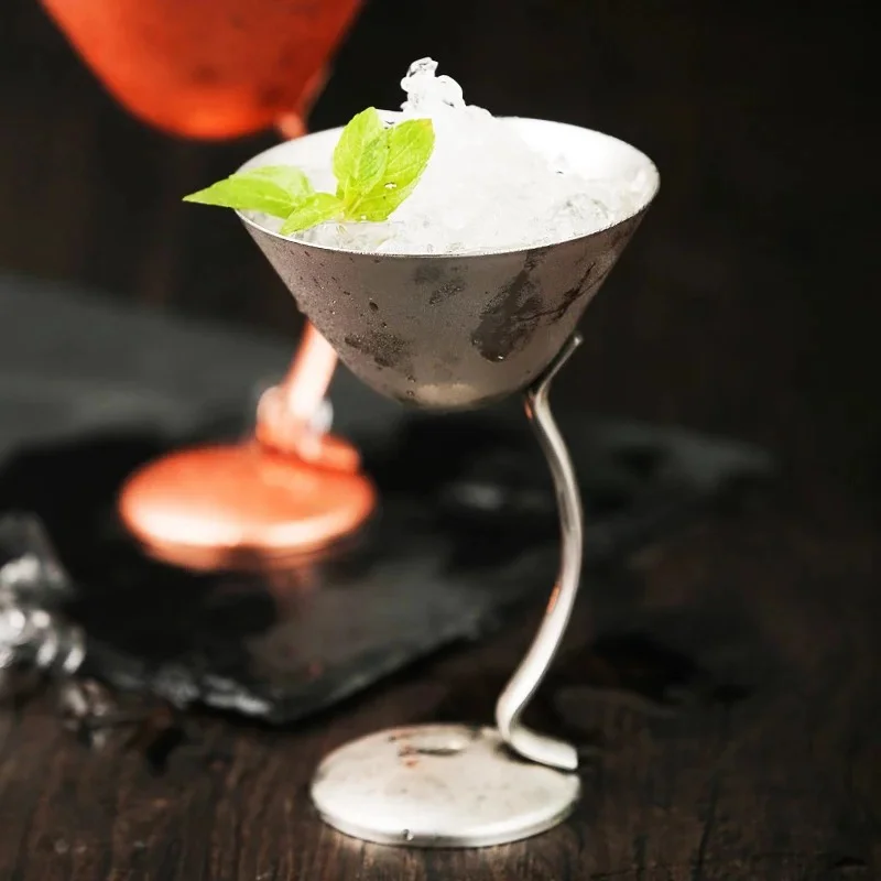 鸡尾酒杯