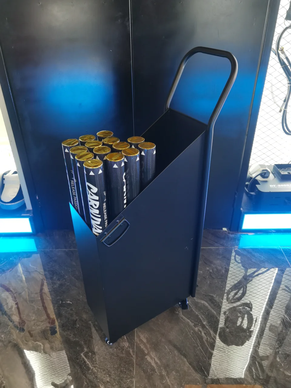礼花弹运输车
