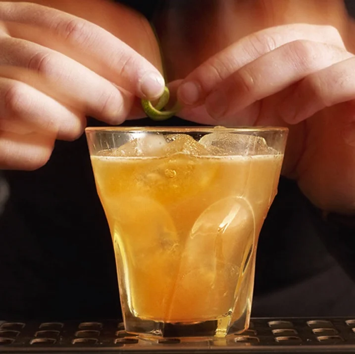 扭纹钢化八角杯