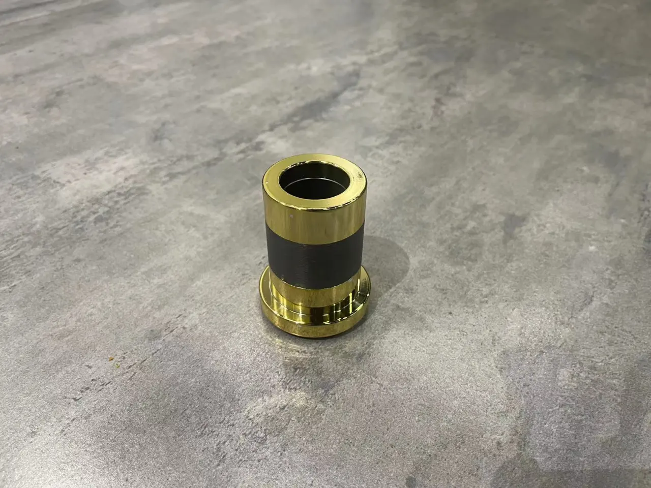 金灰尊雅