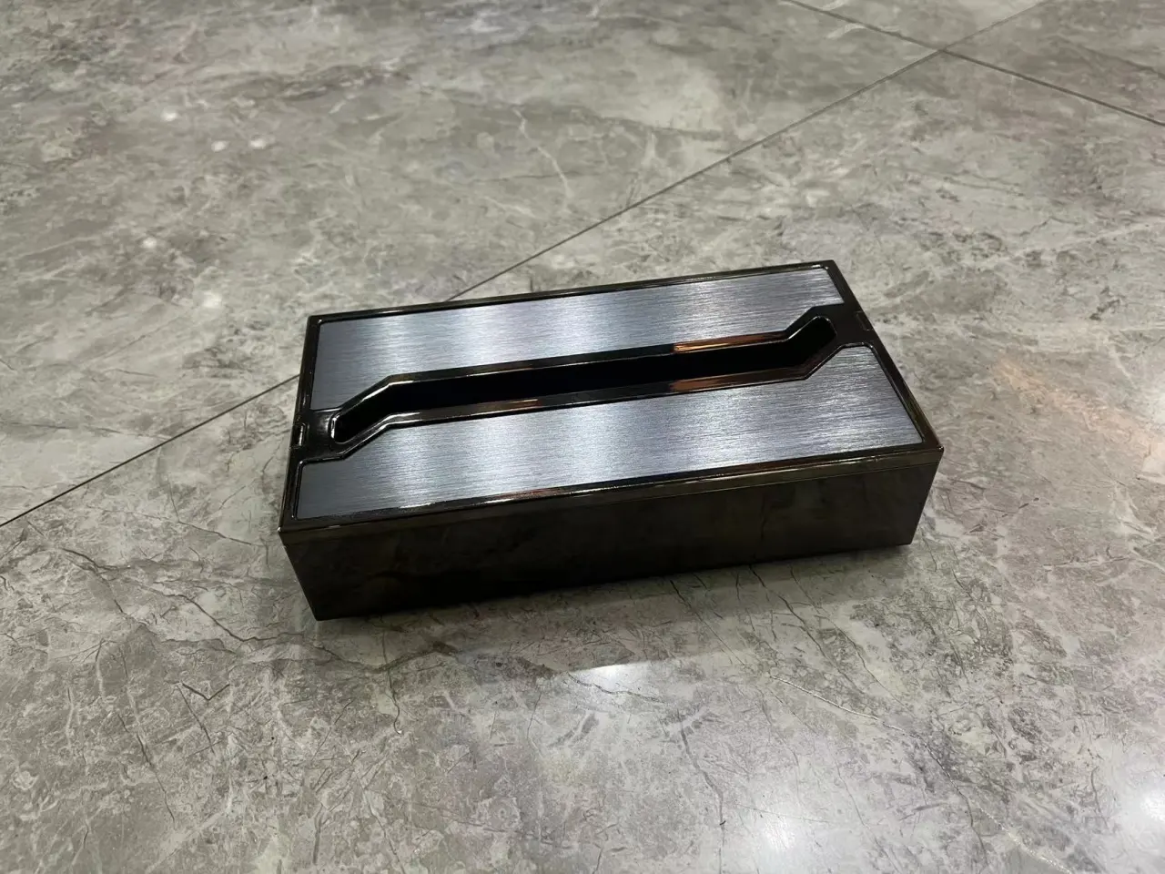 黑灰尊雅