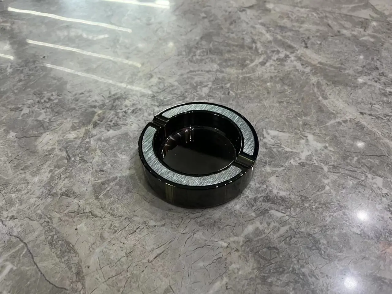 黑灰尊雅