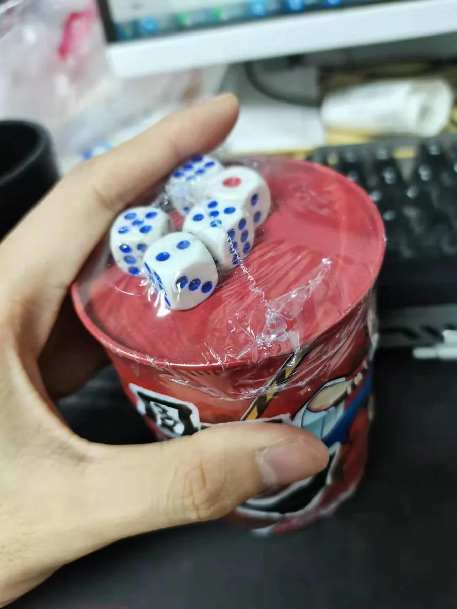 油桶色盅