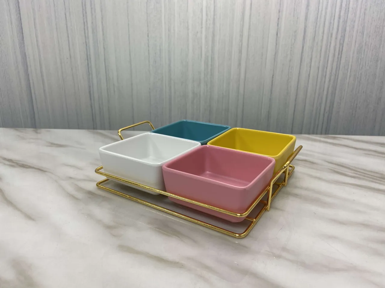 带提手线条小食架