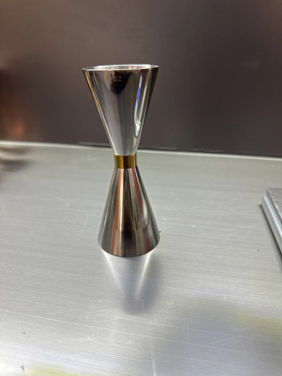 镀色斜身量杯