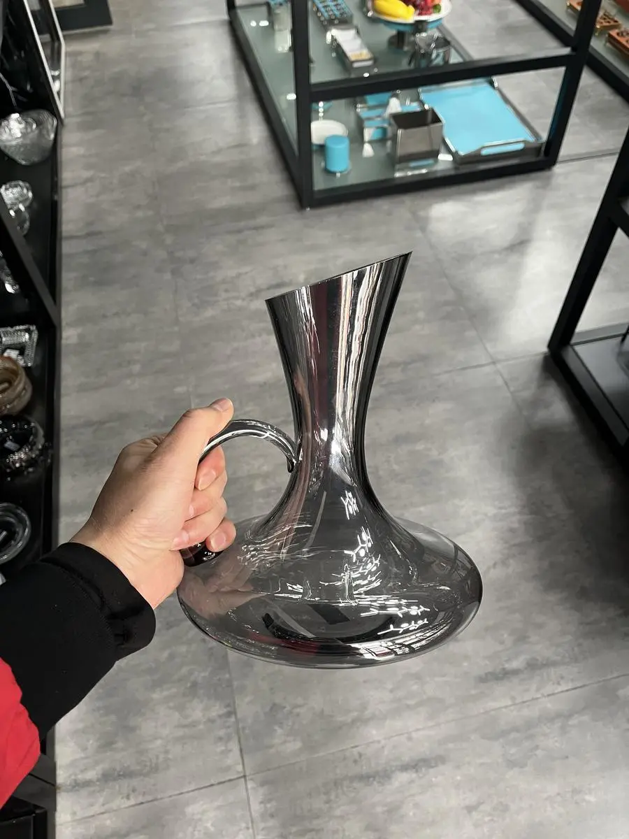圆把醒酒器