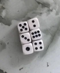 黑点色子