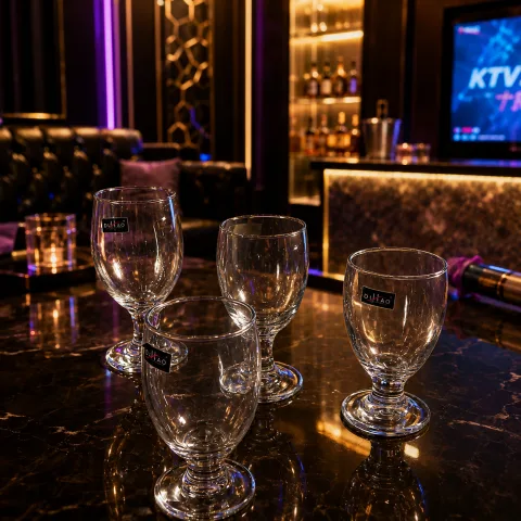 玻璃 矮脚卷边红酒杯