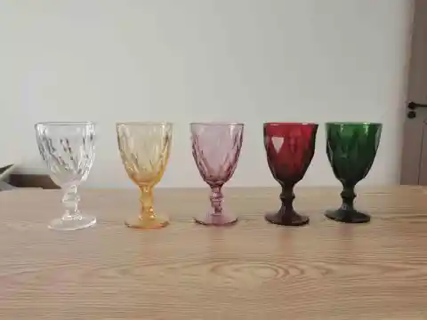 塑料菱形酒杯