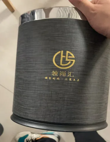 仿皮直筒垃圾桶 - 烤漆套皮