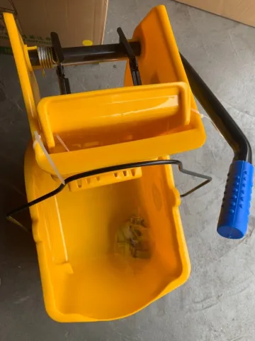清洁榨水车