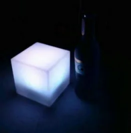 发光小正方型台灯