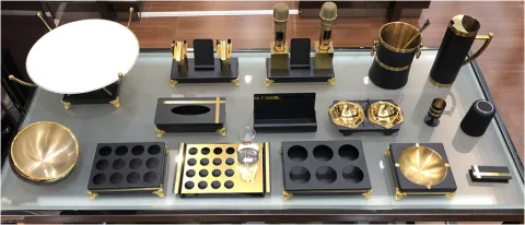 经典黑金摆台