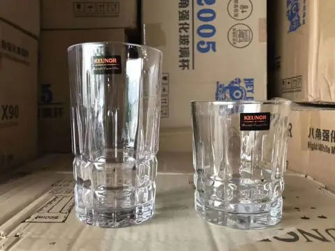 方格剑纹杯