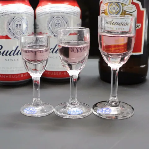 玻璃高脚白酒杯