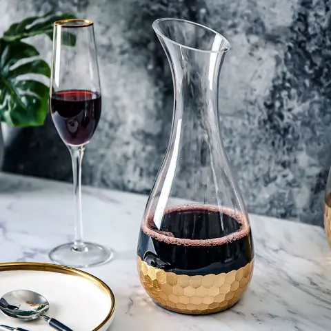 金底蜂巢醒酒器