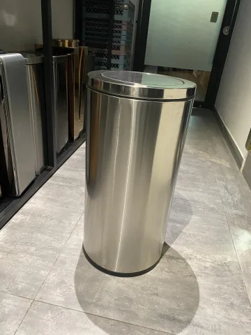 不锈钢圆桶垃圾桶