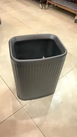 长方形垃圾桶